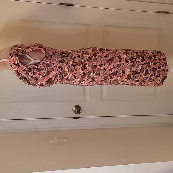 Connected apparel wine, mauve taupe dress size 6.  Faux wrap, sleeveless - Picture 4 of 12